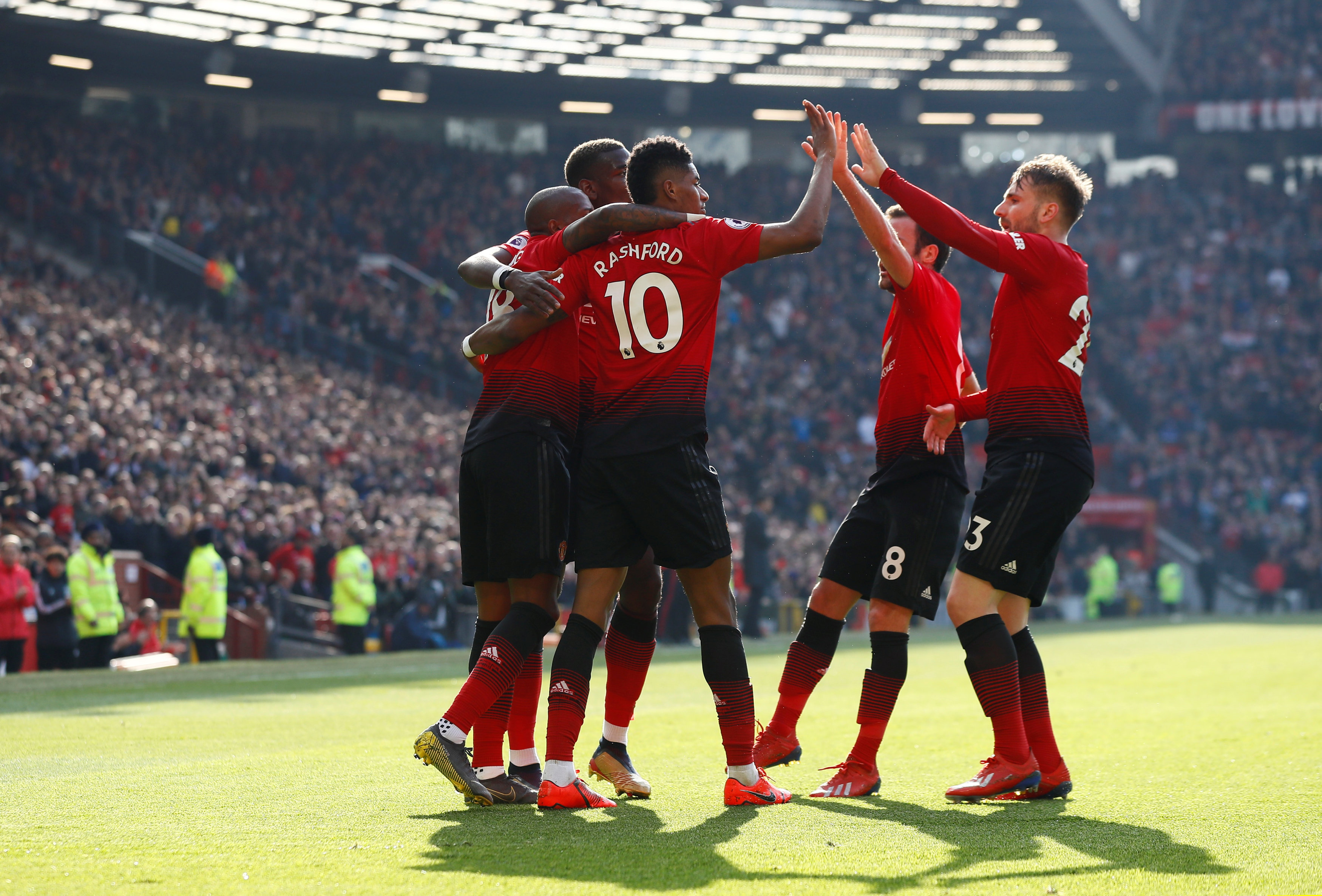 台进一步展 台进一步展